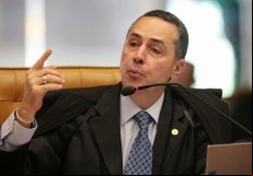 <a href='/modules/news/article.php?storyid=123589'>Barroso foi a seis eventos feitos por empresas com a